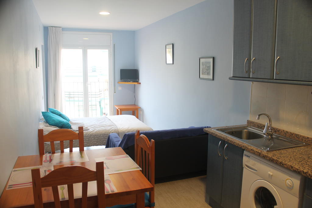 Apartaments Can Claudi Τόσα ντε Μαρ Δωμάτιο φωτογραφία